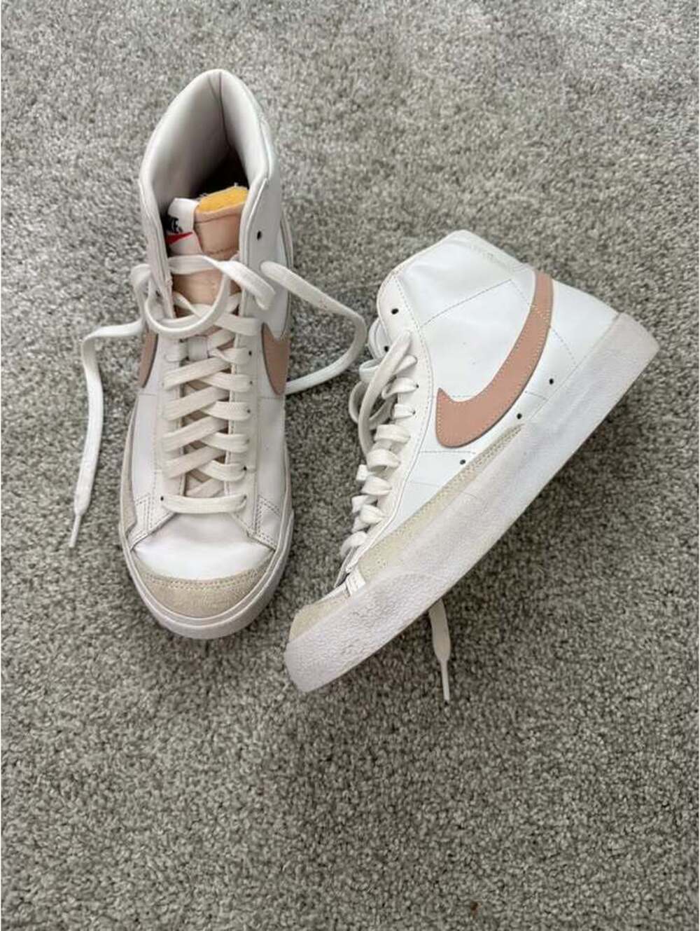 Nike Blazer Mid '77 White/Pink Sneakers